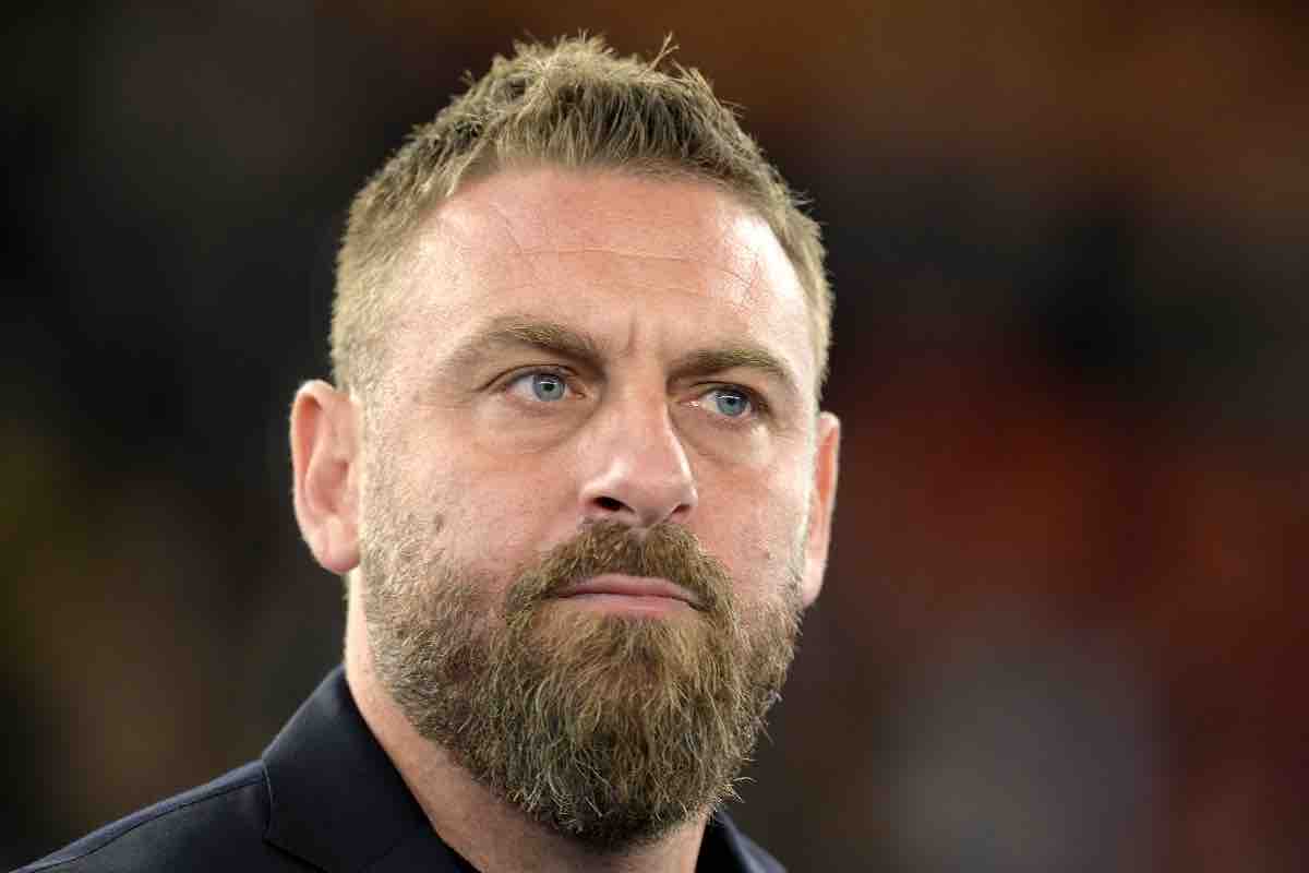 Amore infinito De Rossi: striscione in Curva Sud essenza del romanismo