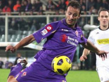 L'attaccante viola Alberto Gilardino