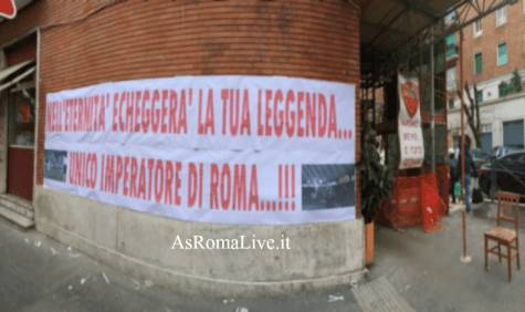 Striscione per Totti