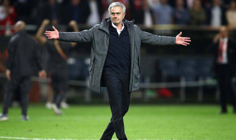 Roma, il primo show di Mourinho: la conferenza stampa | LIVE