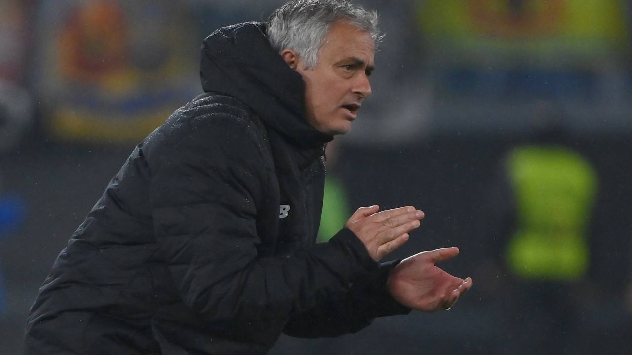 Roma Spavento Tommaso curva Mourinho