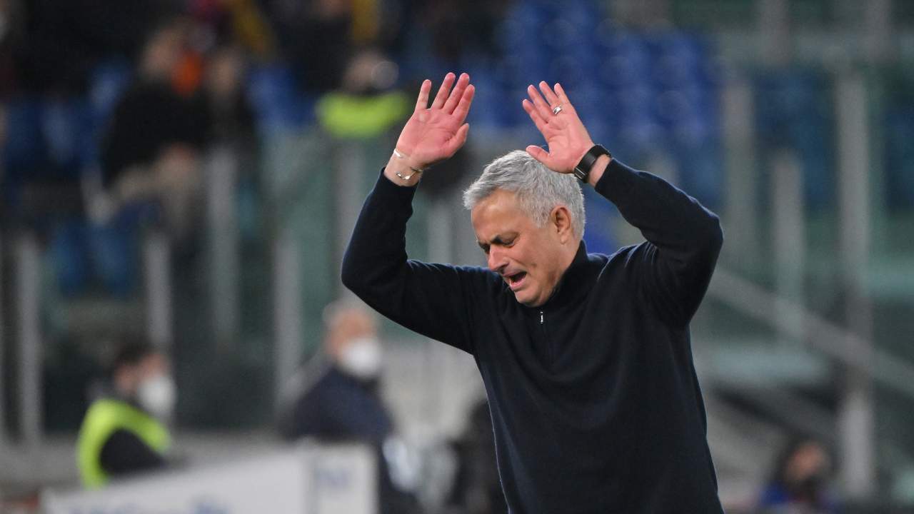 Mourinho squalifica