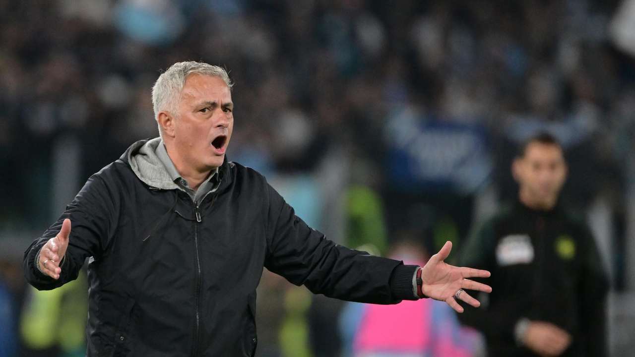 Calciomercato Roma, ostacolo Uefa: Mourinho senza rinforzi