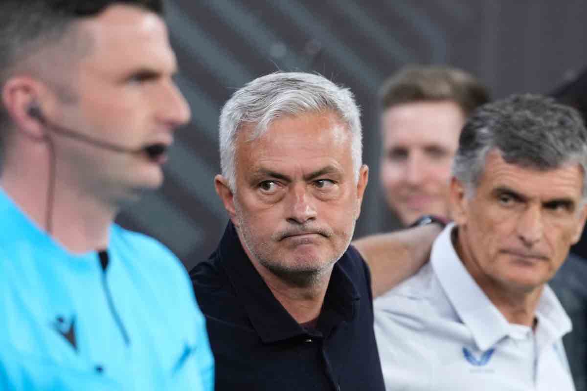 Furia Mourinho contro Taylor, il conto è salatissimo: ipotesi maxi squalifica