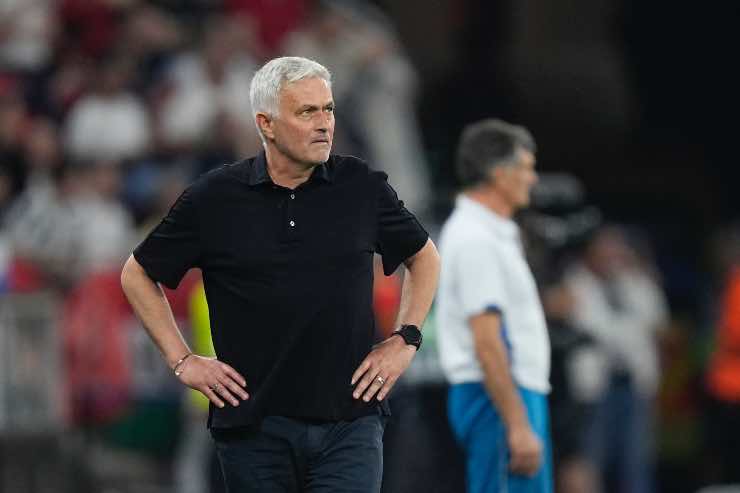 Furia Mourinho contro Taylor, il conto è salatissimo: ipotesi maxi squalifica