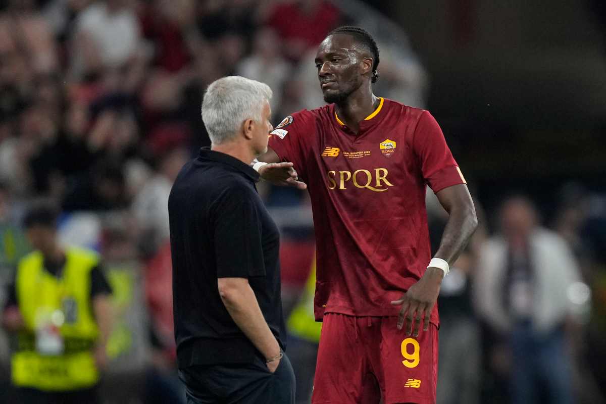 Roma, infortunio Abraham: i tempi di recupero