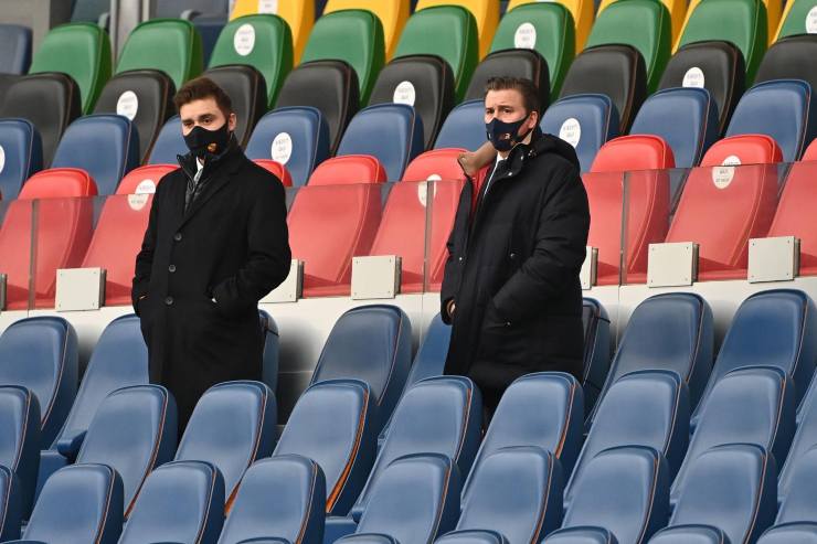 Mourinho, messaggio ai Fredkin durante Roma-Spezia