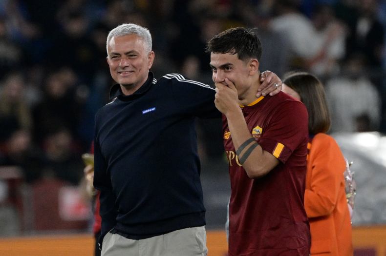 Futuro Dybala e nodo clausola: doppio allarme Roma