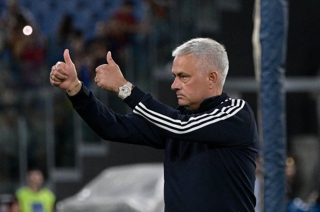 Calciomercato Roma, Mourinho lo fa ancora: Juventus scippata