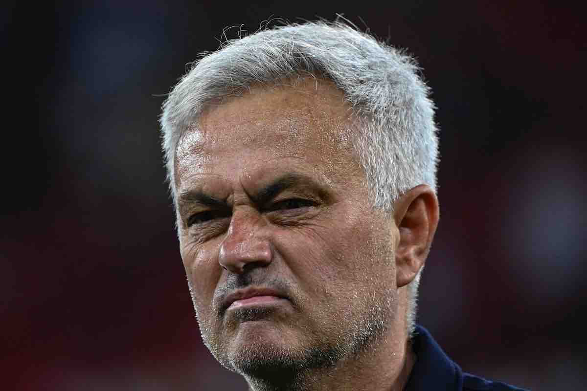 Uefa e Mourinho : decisione UFFICIALE su Taylor