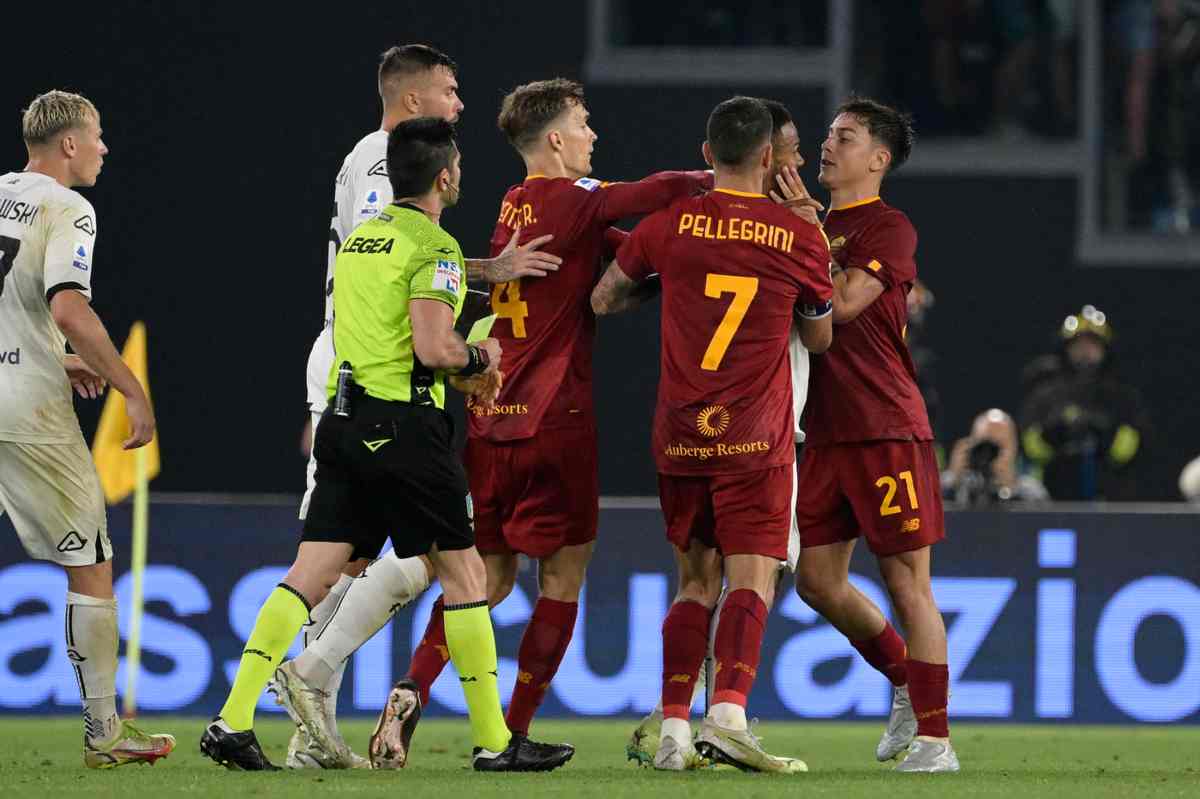 Roma-Spezia, rigore non dato, rissa, squalifica UFFICIALE: sta succedendo di tutto