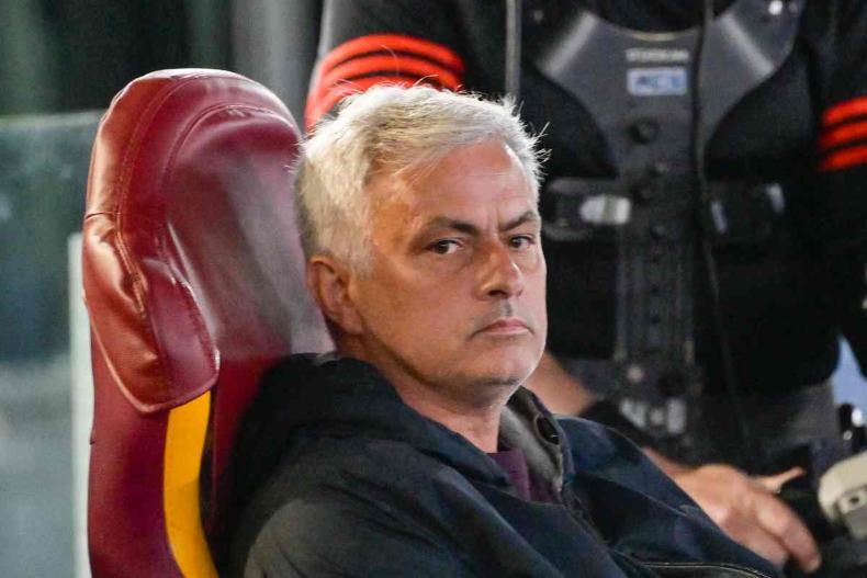 Mourinho allo scoperto, addio Roma e stoccata a Pinto: "Siamo in ritardo"