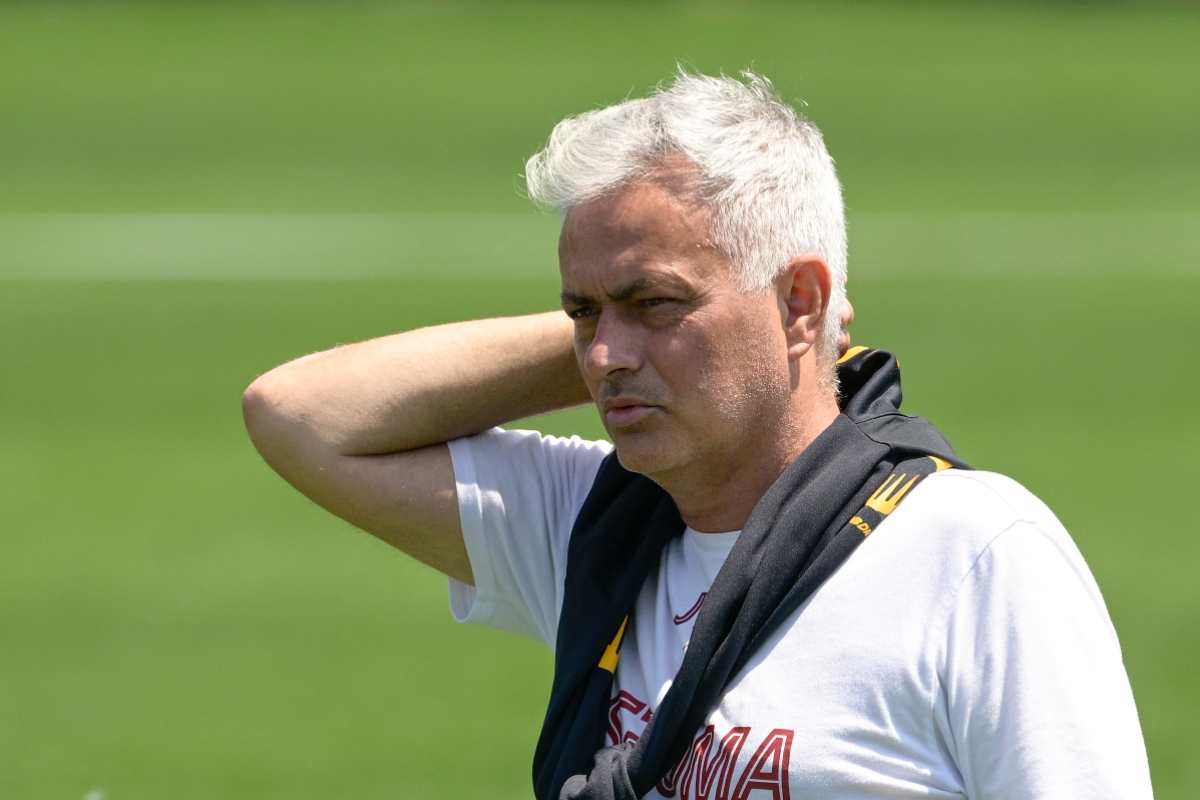 L'attaccante vola da Mourinho: il saluto sui social