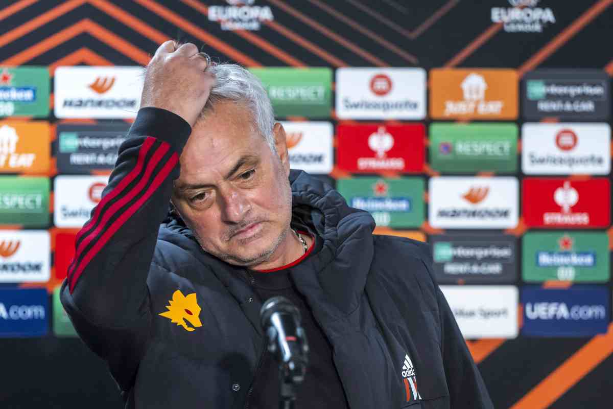 Mourinho: "Gente superficiale, non bussate alla mia porta"