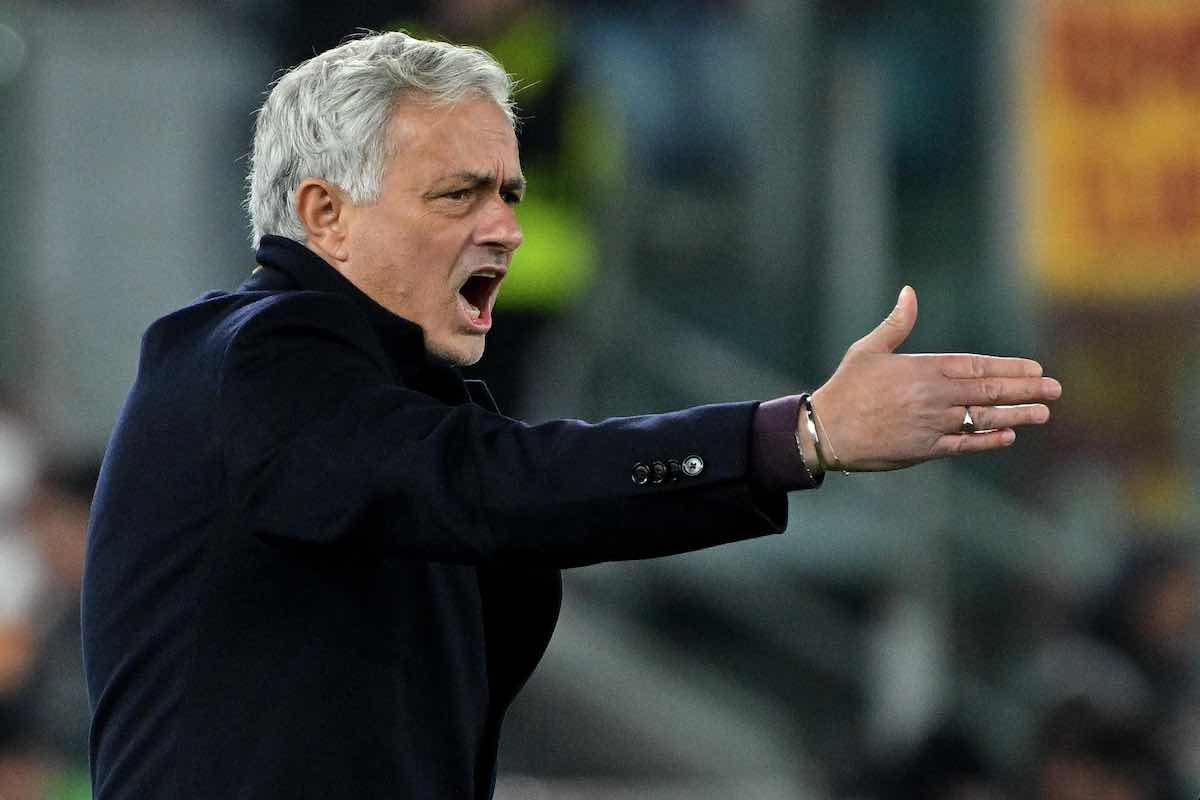 Roma-Napoli, tegola per Mourinho: non va nemmeno in panchina