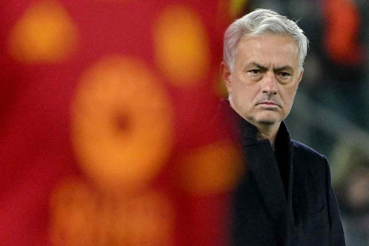 Roma-Sheriff, nuova tegola per Mourinho: sostituito all'intervallo