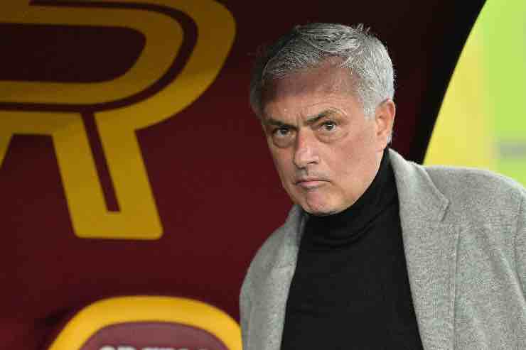 Intervenuto nel corso della diretta su Mediaset, Massimo Mauro ha colto l'occasione per lanciare un messaggio a José Mourinho. 