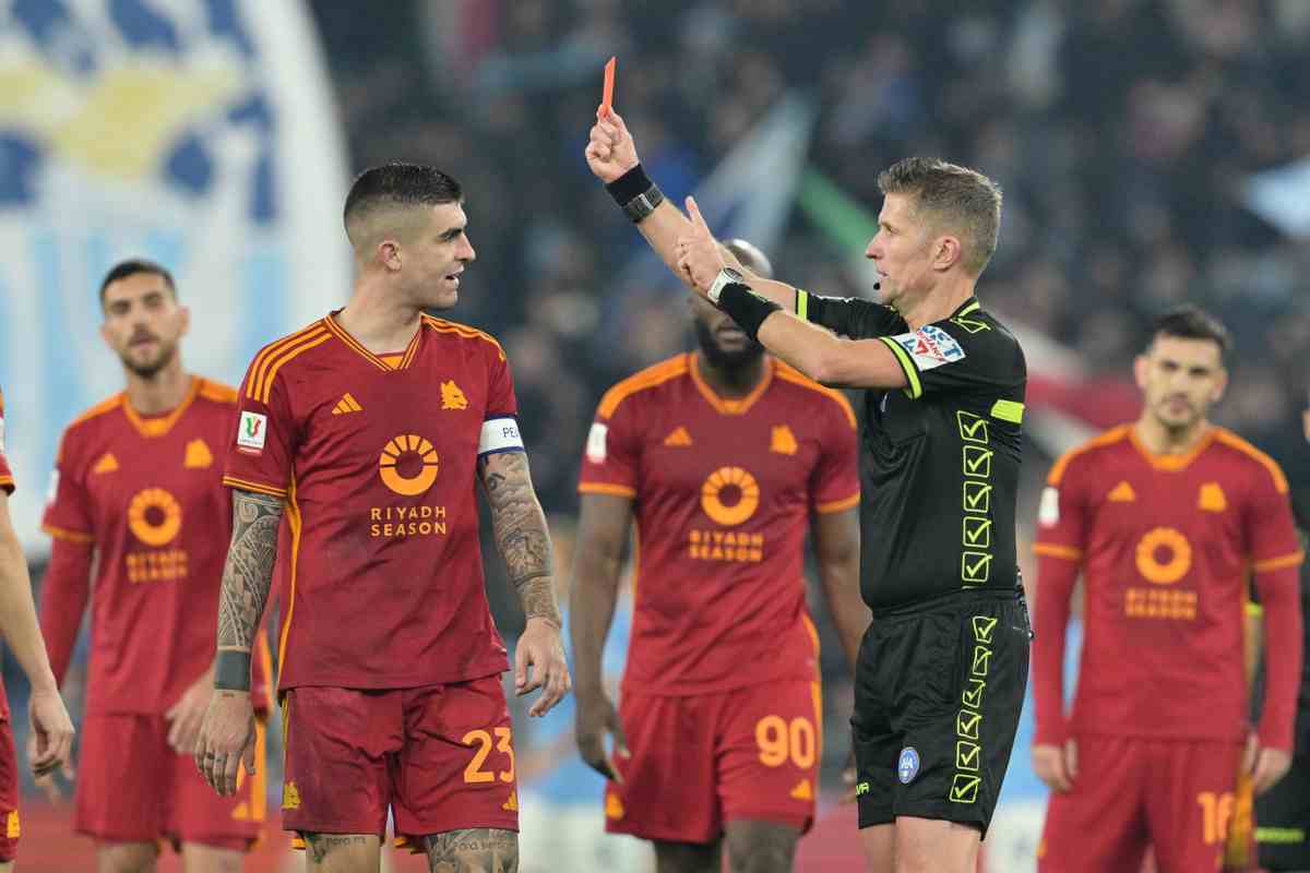 Lazio-Roma, UFFICIALE: curva chiusa e maxi squalifiche