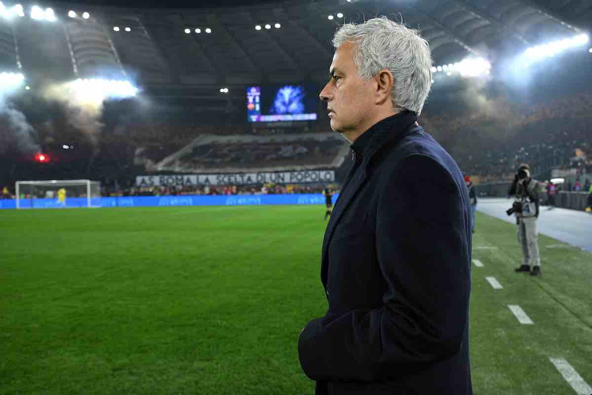 Mourinho ha lasciato Roma: atterraggio e incontro immediato