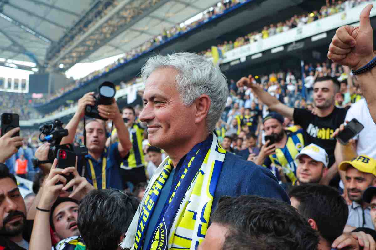 Mourinho e l'annuncio di mercato sulla Roma: è saltato tutto