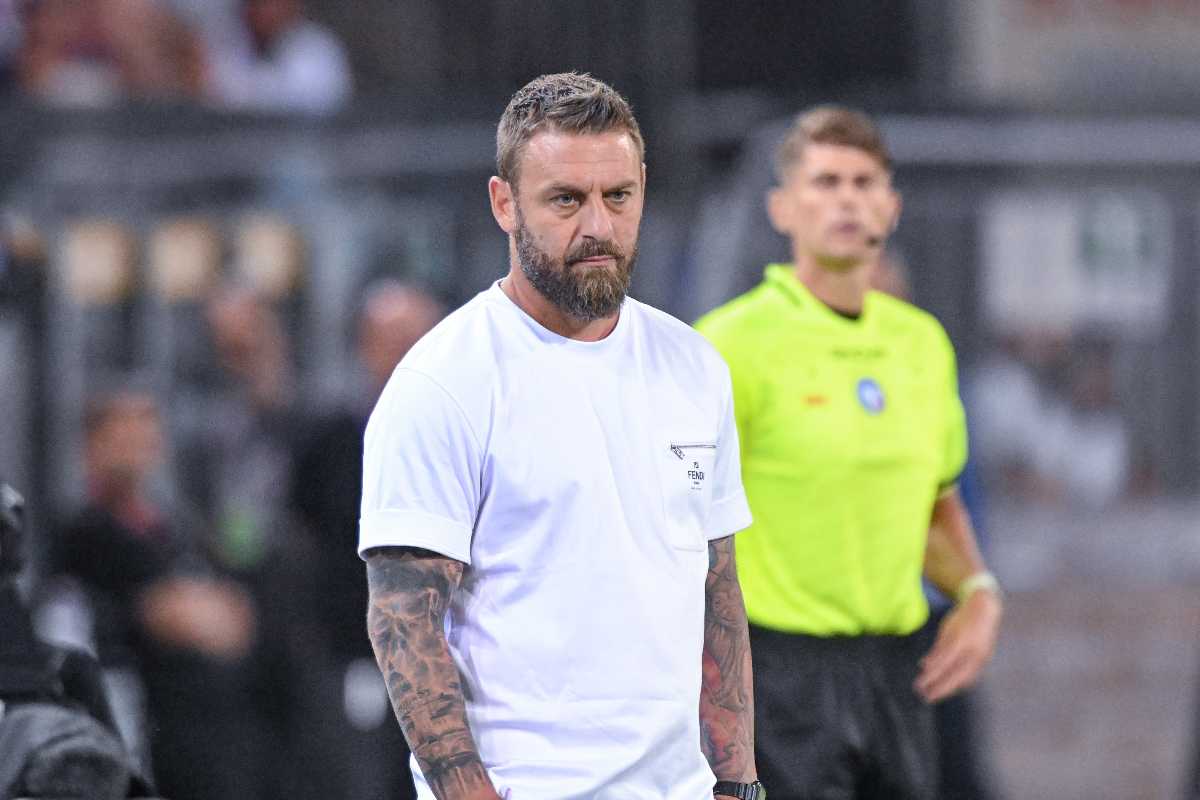 Calciomercato Roma, salta un affare in Serie A: De Rossi nei guai