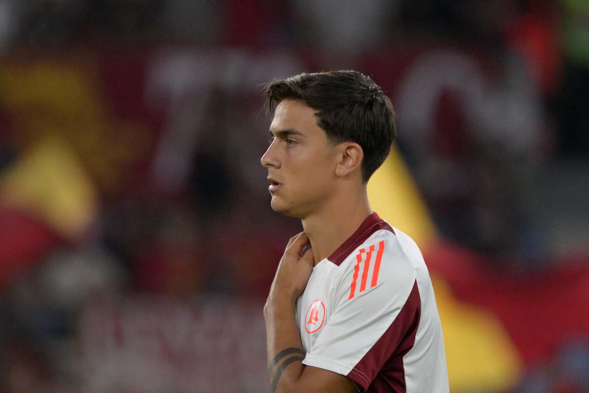 La panchina di Dybala scatena i tifosi