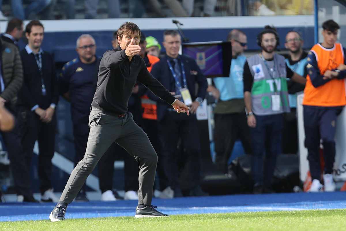 Antonio Conte sulla panchina del Napoli