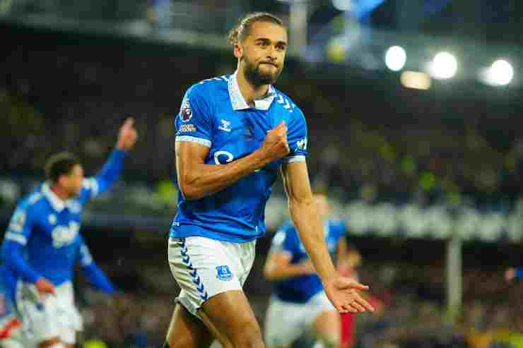 Dominic Calvert-Lewin con l'Everton