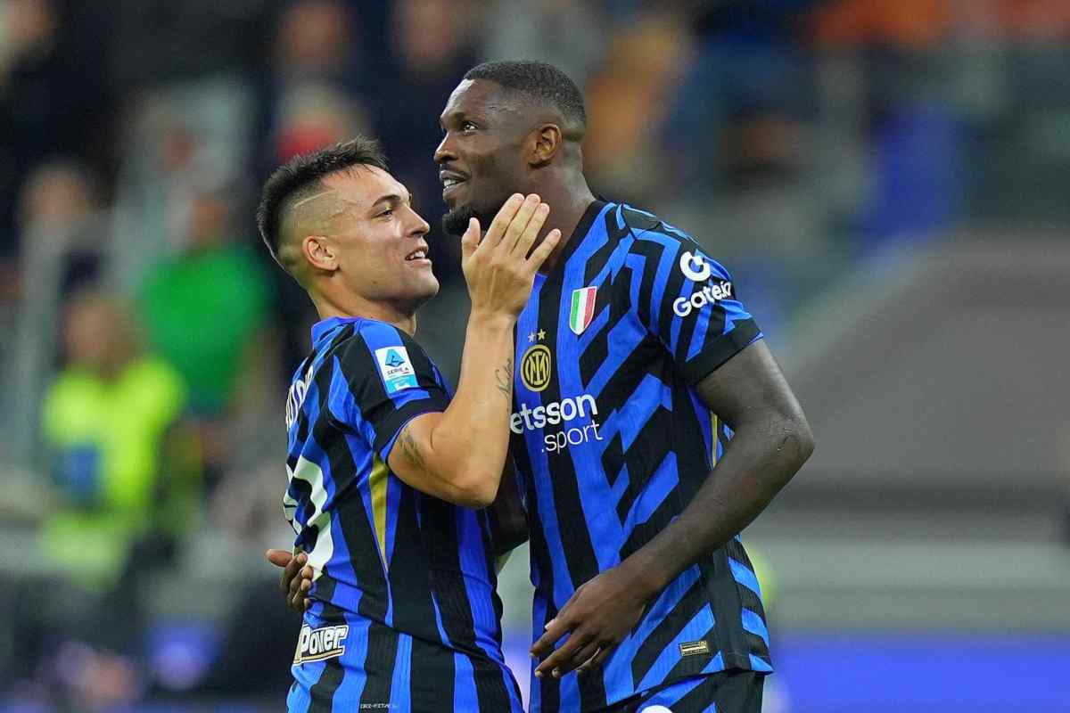 Lautaro e Thuram festeggiano