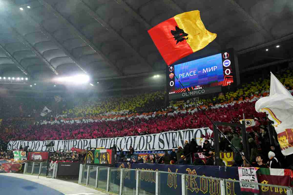 Nuovo striscione a Trigoria: attacco ai Friedkin e alla squadra