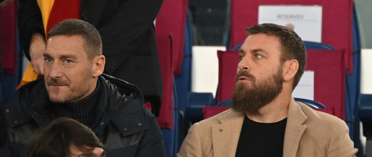 Totti e De Rossi contro Friedkin: la provocazione dei tifosi svedesi prima di Elfsborg - Roma