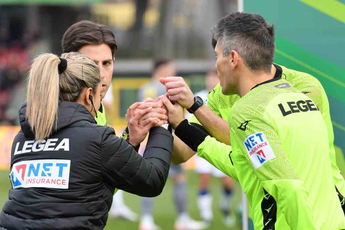 Arbitri prima di una gara 