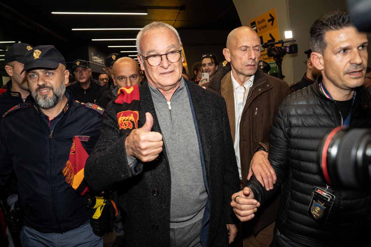 Claudio Ranieri all'arrivo a Fiumicino