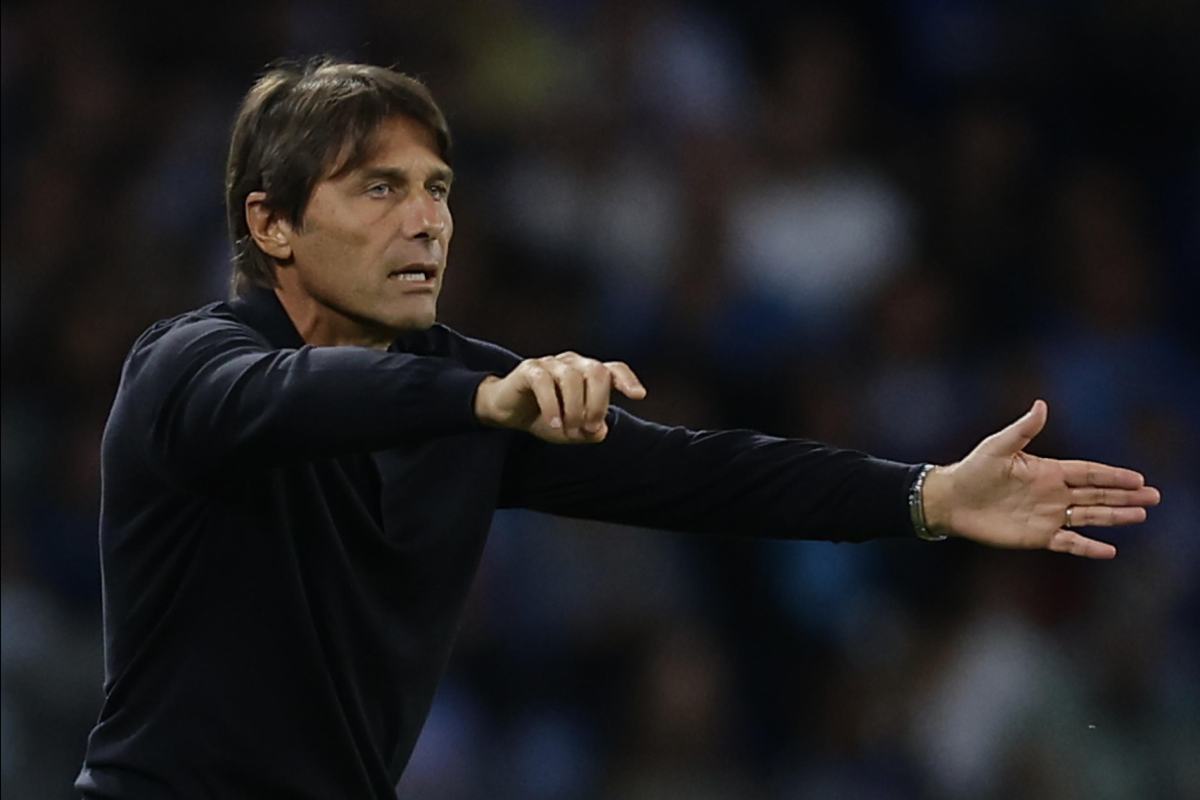 Conte dà indicazioni 