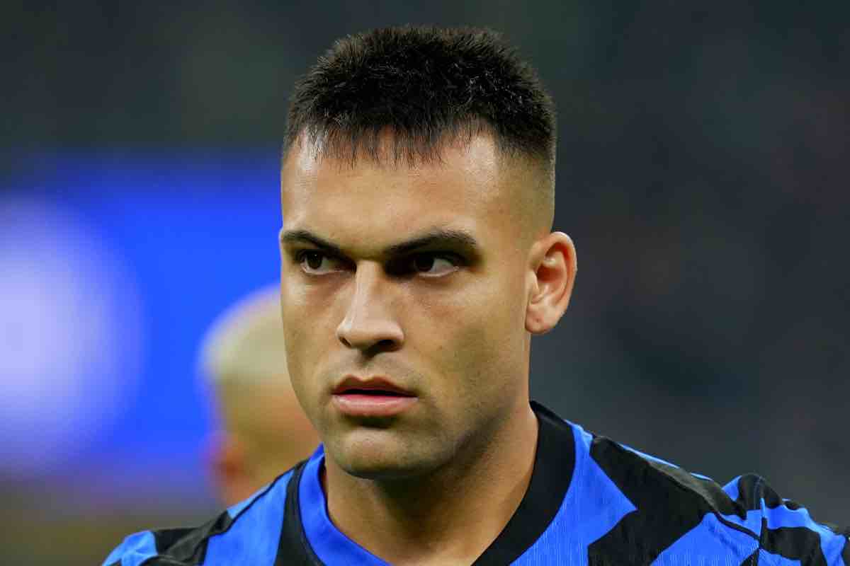 Lautaro Martinez lascia l'Inter: affare con lo scambio