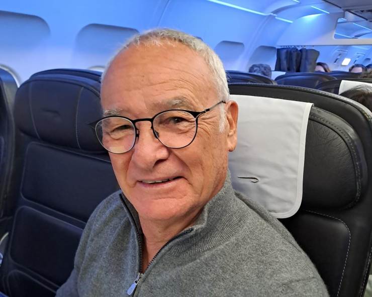 Claudio Ranieri sorridente