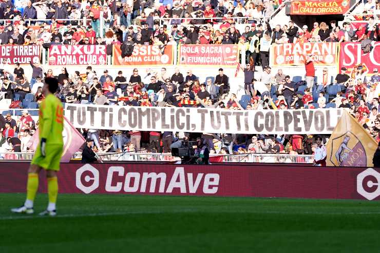 Fischi Roma-Bologna: la Curva Sud ha detto basta