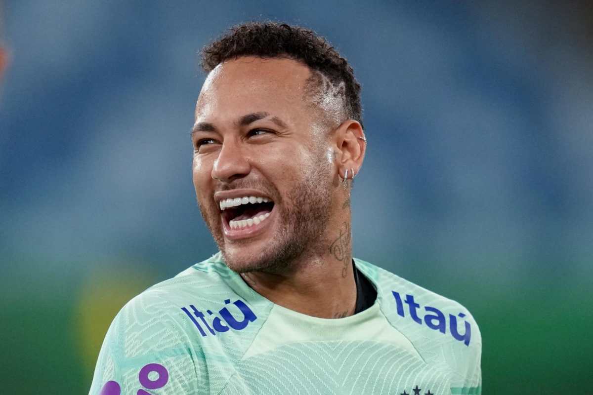 Neymar sorridente