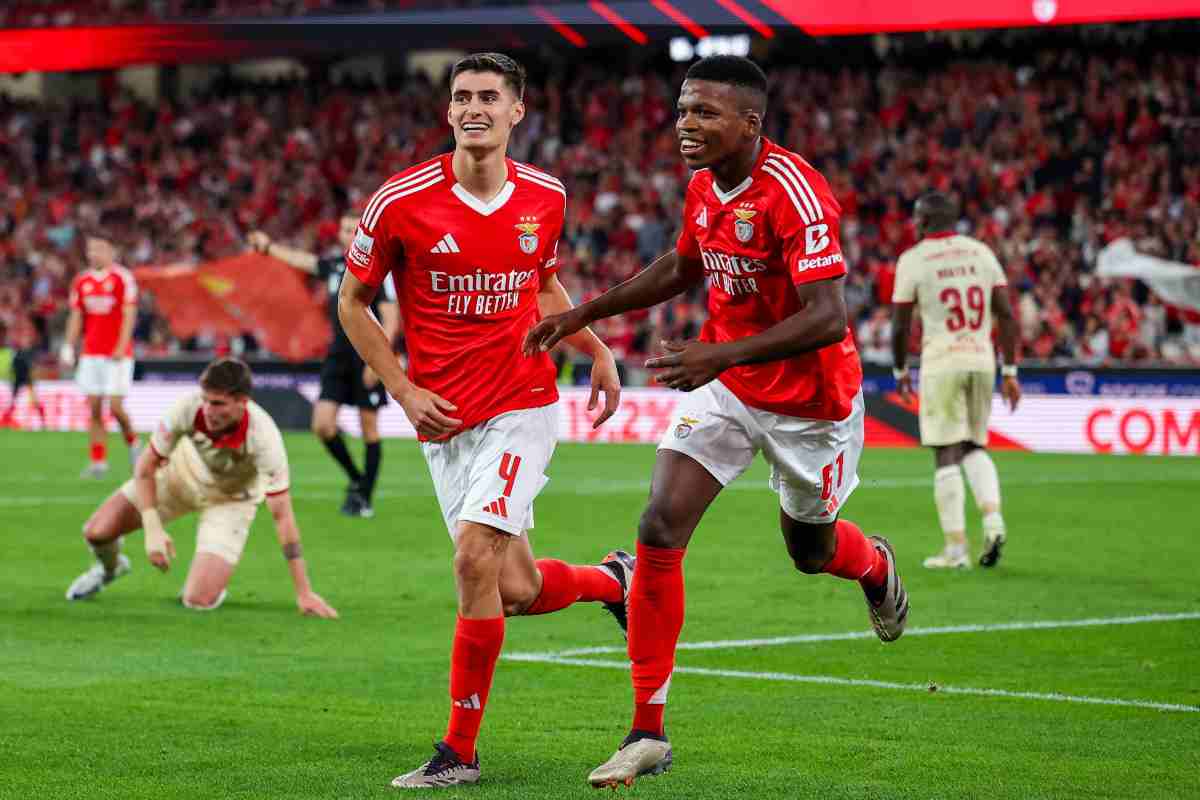 Antonio Silva con la maglia del Benfica