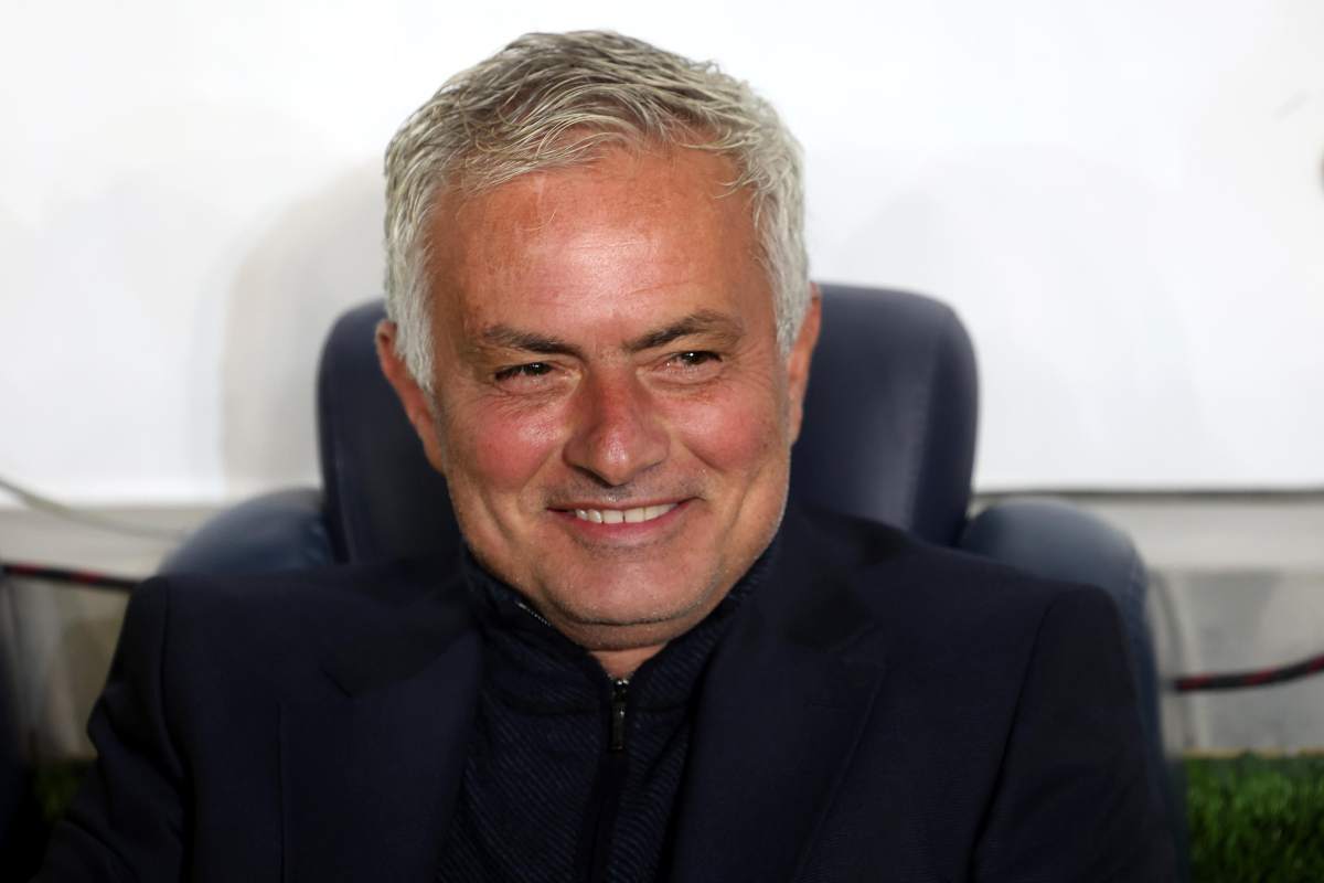 Jose Mourinho sorridente