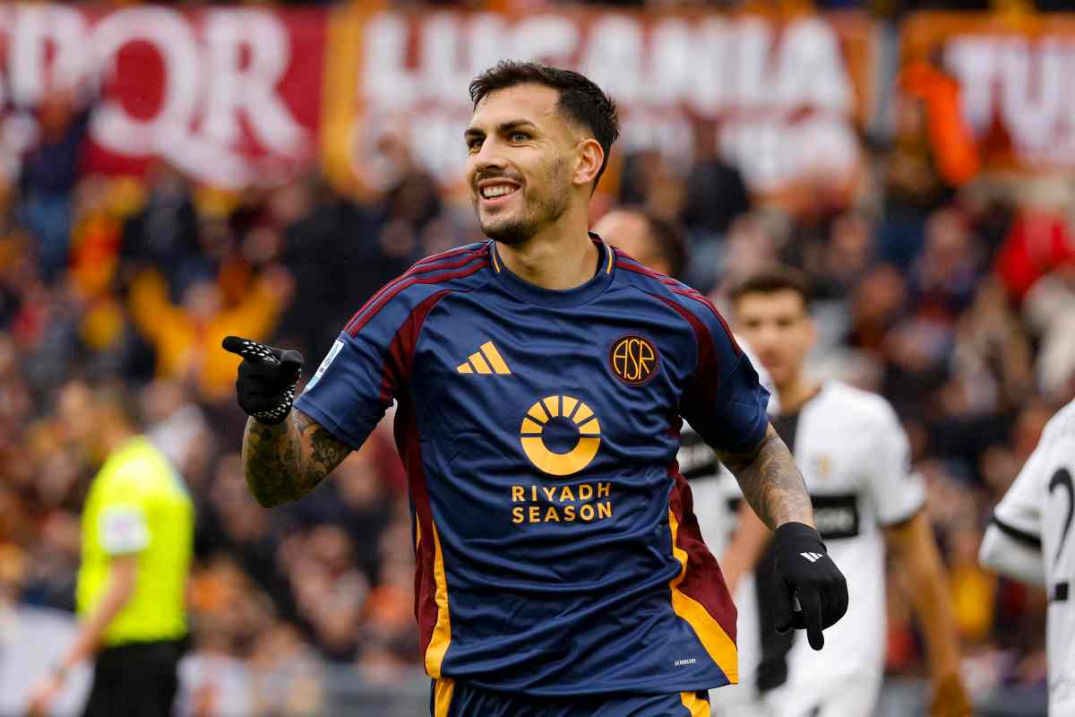 Paredes esulta dopo un gol