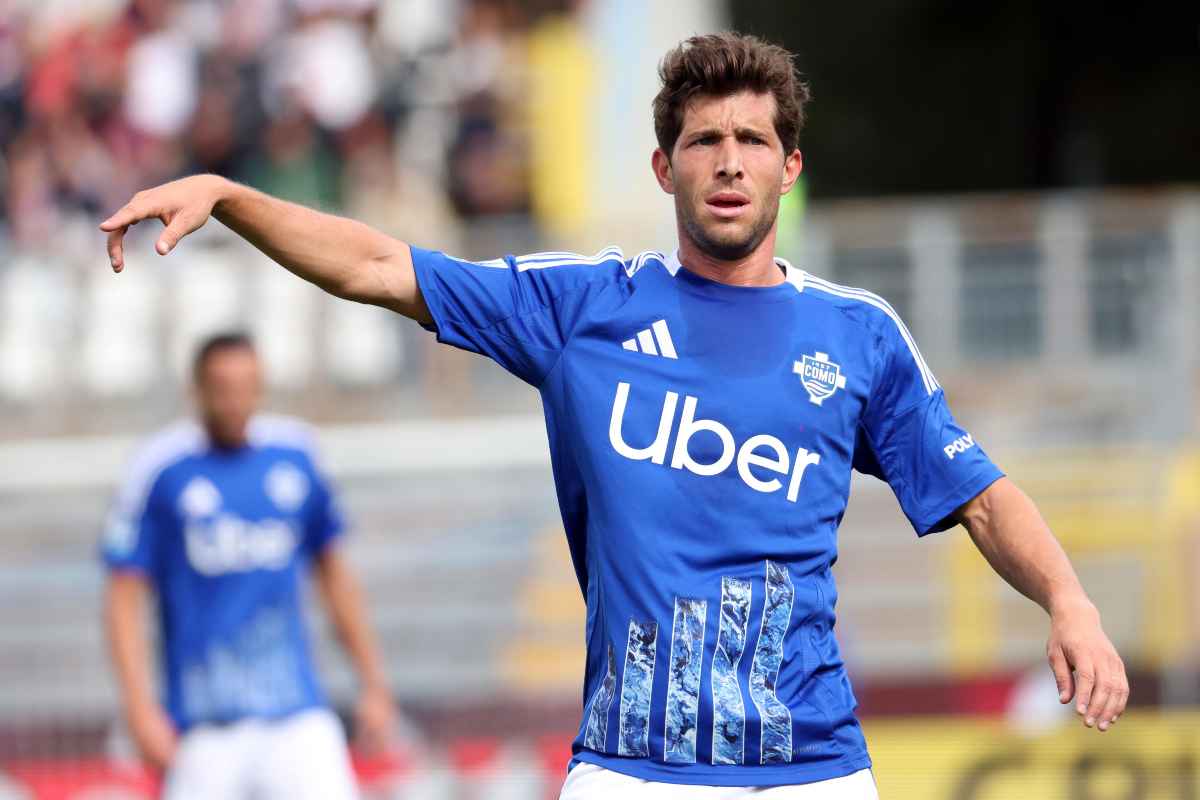 Sergi Roberto con la maglia del Como