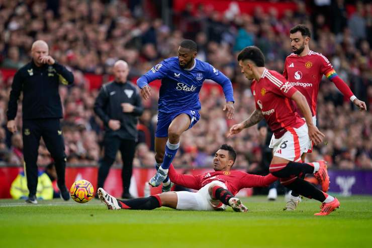 Beto con la maglia dell'Everton