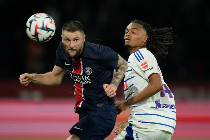 Milan Skriniar in azione con la maglia del PSG 