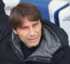 Conte in panchina osserva Como-Napoli