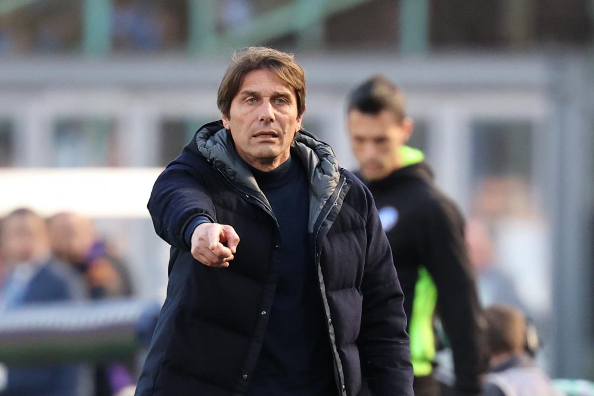 Conte dà indicazioni 