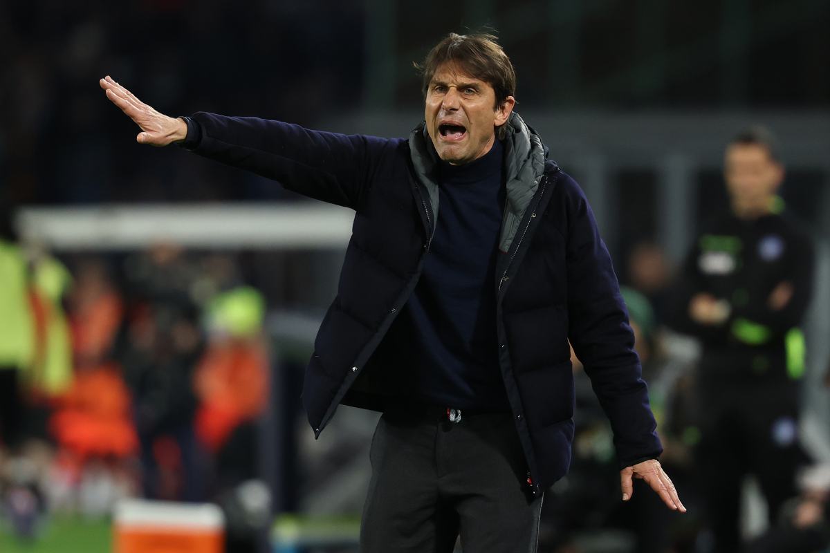 Conte dà indicazioni 